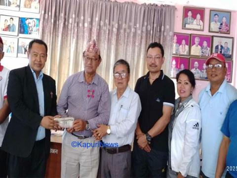 क्यान्सर पीडित पत्रकारलाई लिम्बु पत्रकार सङ्घको १ लाख ३६ हजार 