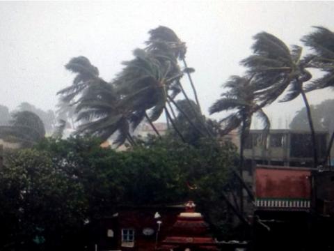 धरान लगायत पूर्वमा भोलि शनिवार प्रतिघण्टा ११९ किमि गतिको हुरी बतास आउन सक्ने, सतर्क रहन आग्रह