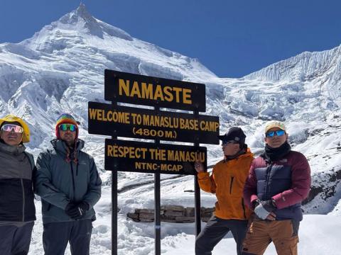 प्राध्यापक उप्रेतीको हिमाल अनुभव : 'हिमाल विश्वविद्यालय हो तर जलवायु परिवर्तनले ठुलो सङ्कटको सङ्केत गरेको छ'